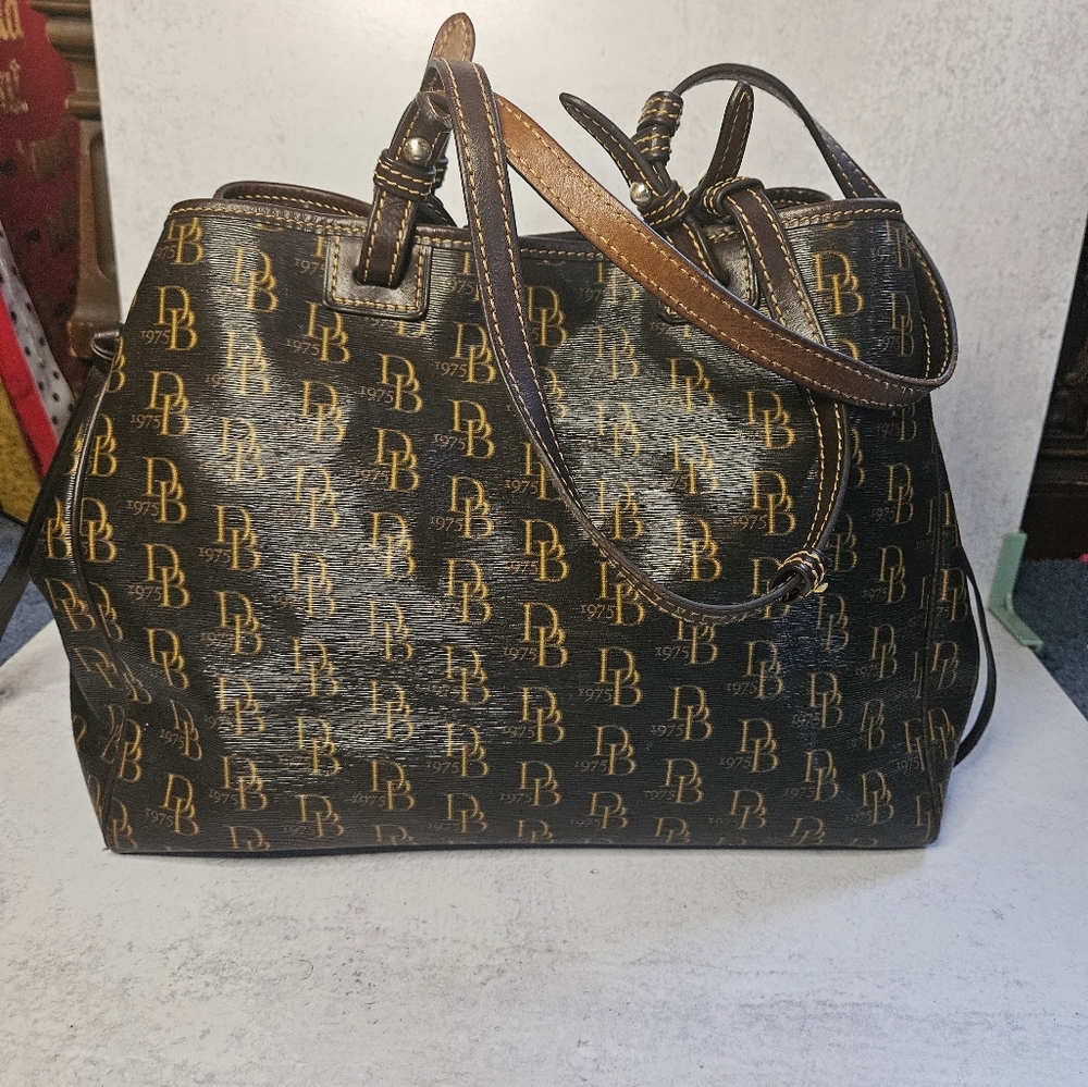 Dooney & Bourke 1975 LARGE Florentine Vacchetta Leather